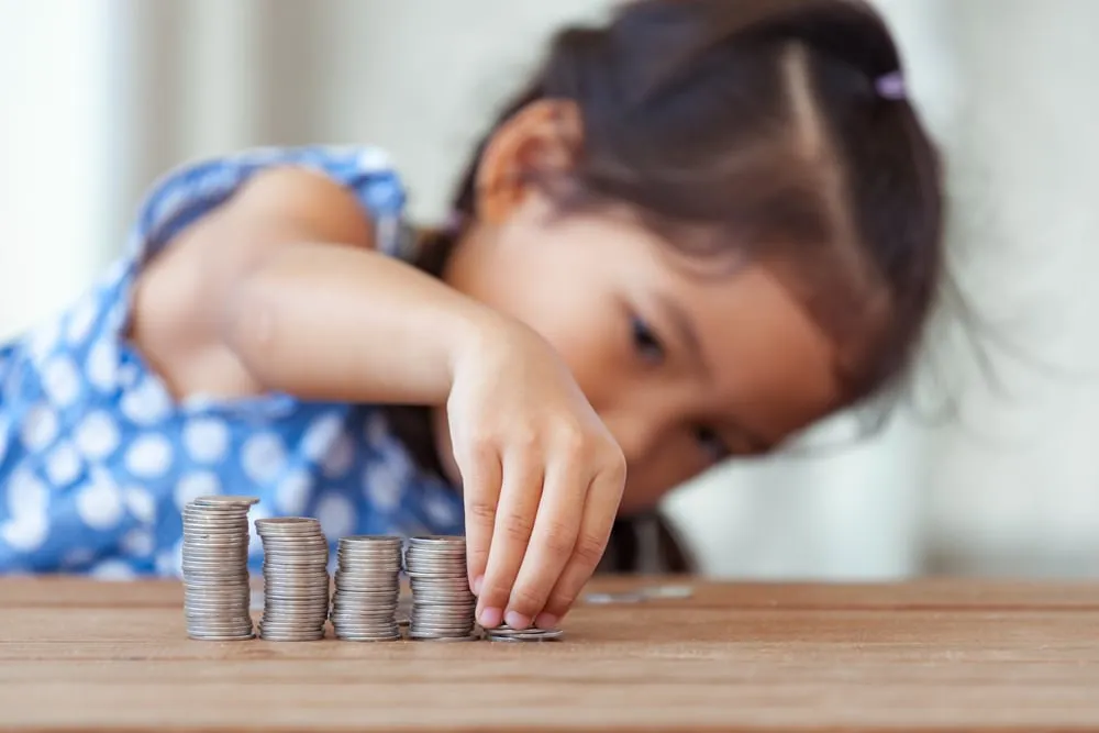 Pay your kid to do chores and she'll learn the value of money and hard work - List Land