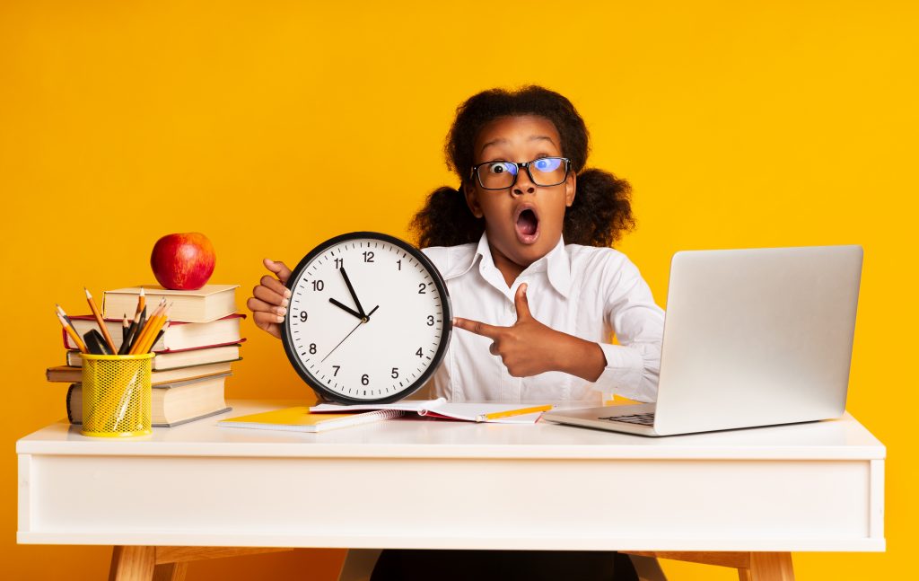 How to Teach Your Kids Good Time Management Skills - Troomi Wireless